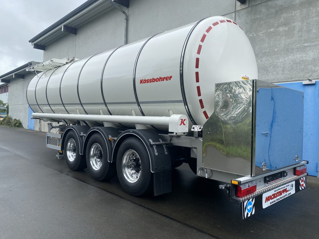 Kässbohrer STC 28 Ad Blue 1 Kammer aufgebaut mit für unseren Kunden Hochstaffl mit Messanlage Dezidata Dezichem II, Webasto Heizung, pneumatischer Entlüftung, Drucker und Schlauchtrommel